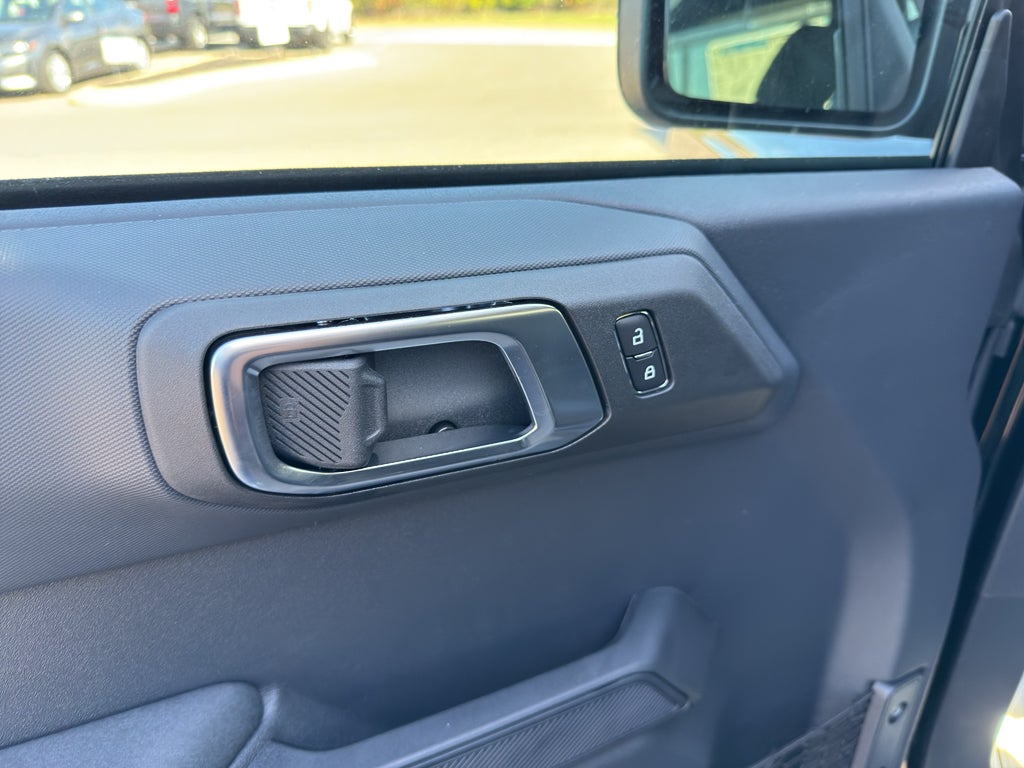 2025 Ford Bronco 4-Door Base - Photo 10