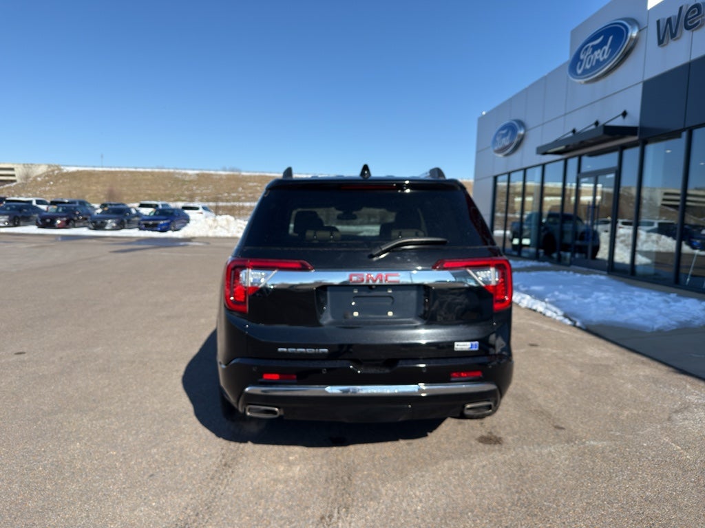2023 GMC Acadia Denali