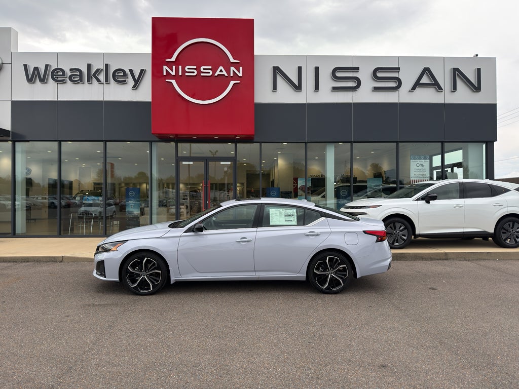 2025 Nissan Altima SR