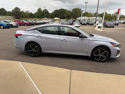 2025 Nissan Altima SR