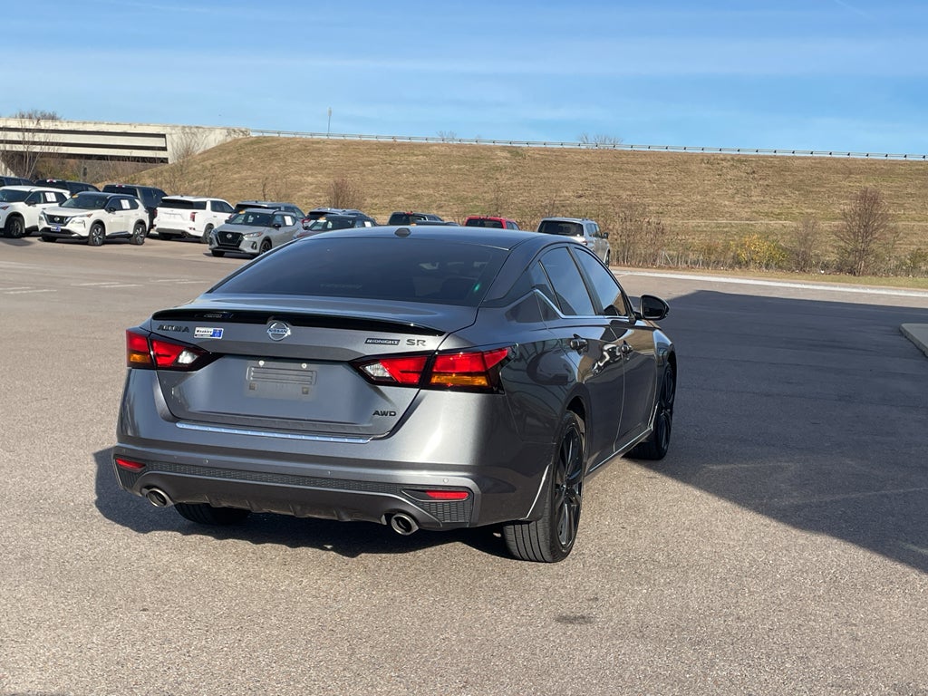 2022 Nissan Altima 2.5 SR