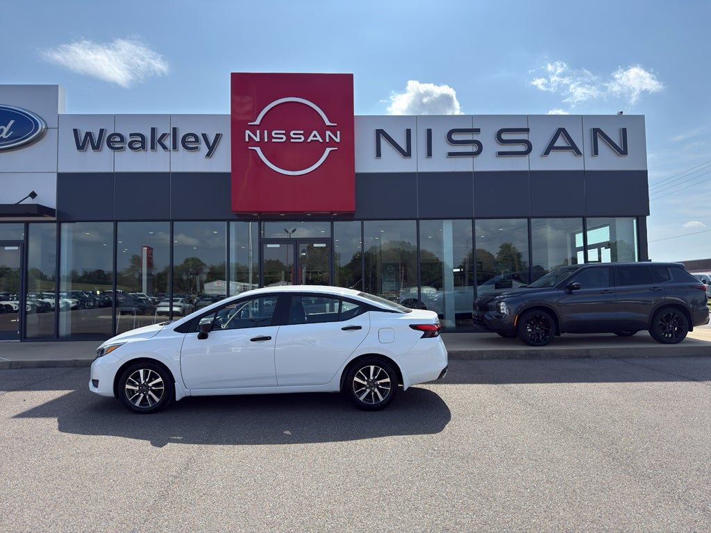 2025 Nissan Versa 1.6 S CVT's photo