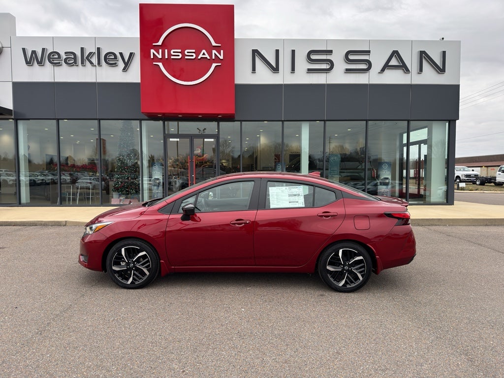 2025 Nissan Versa SR