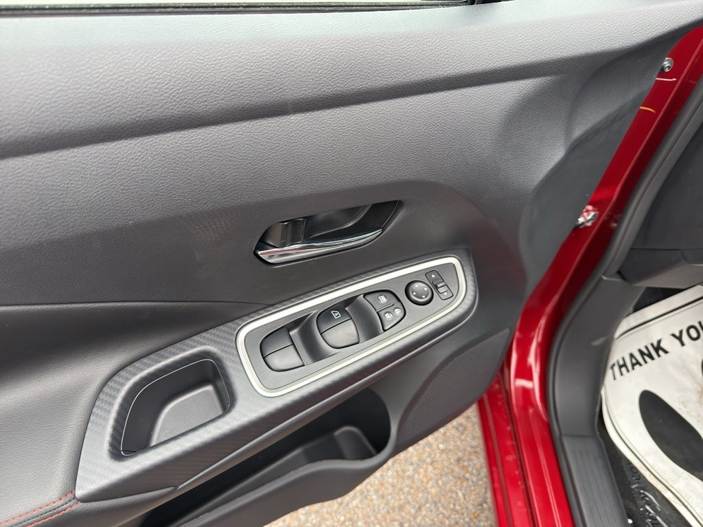 2025 Nissan Versa SR