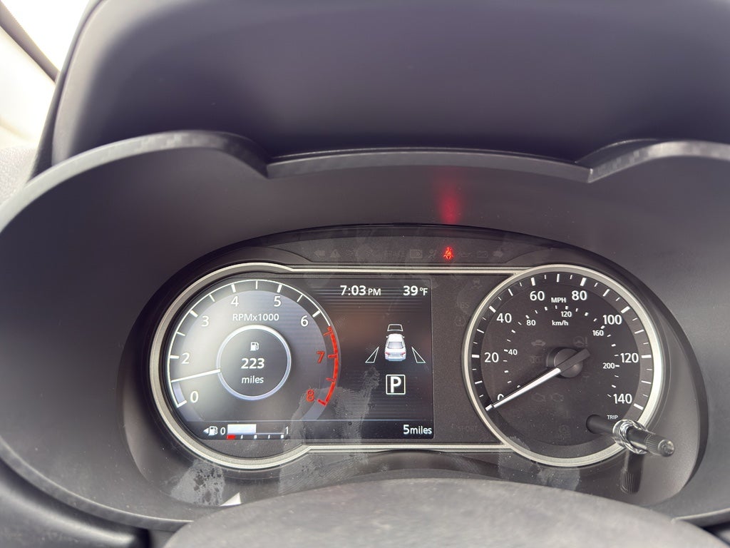 2025 Nissan Versa SR