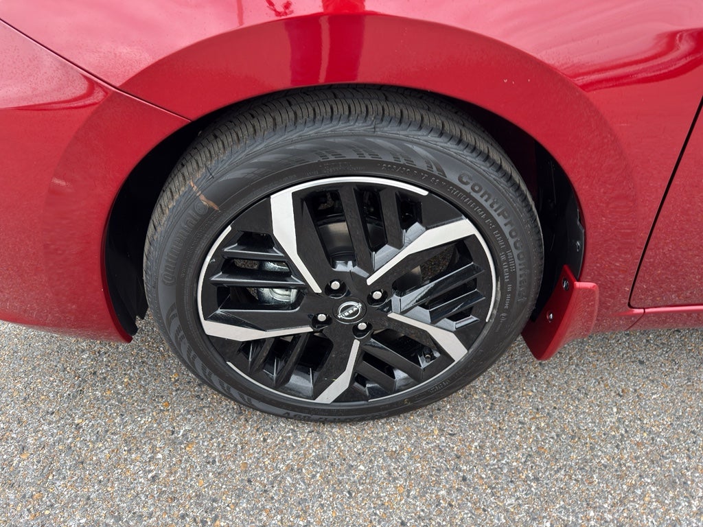 2025 Nissan Versa SR