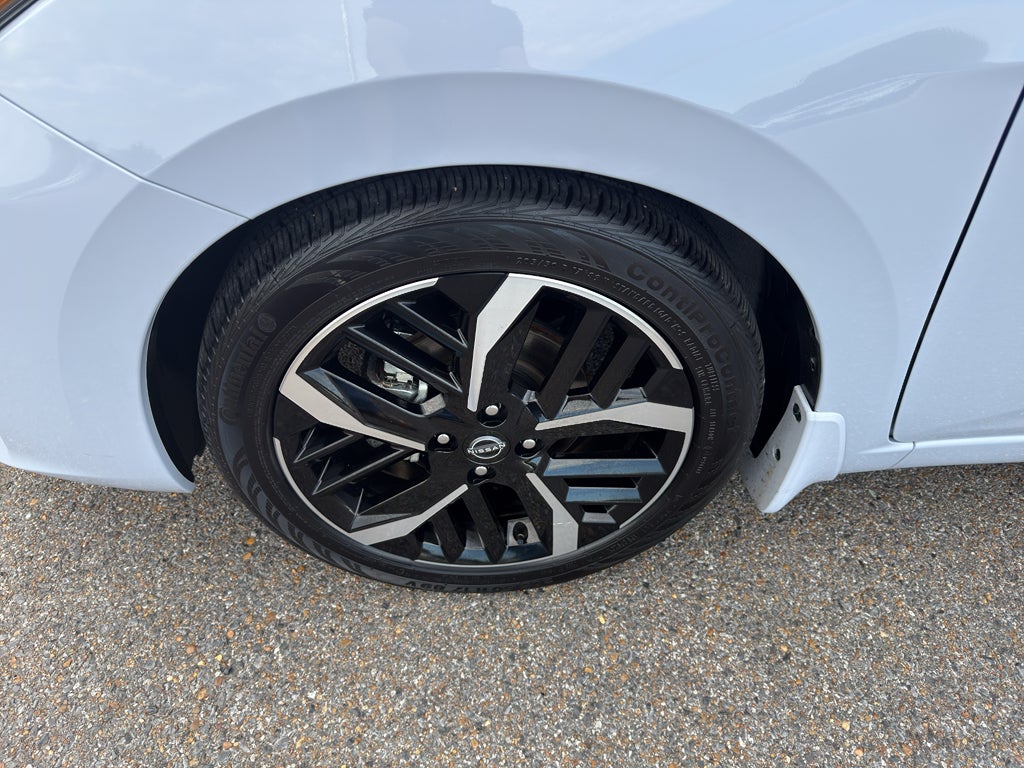 2025 Nissan Versa SR