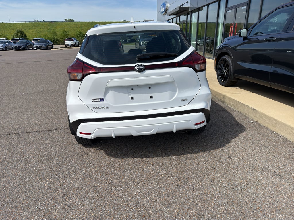 2024 Nissan Kicks SR