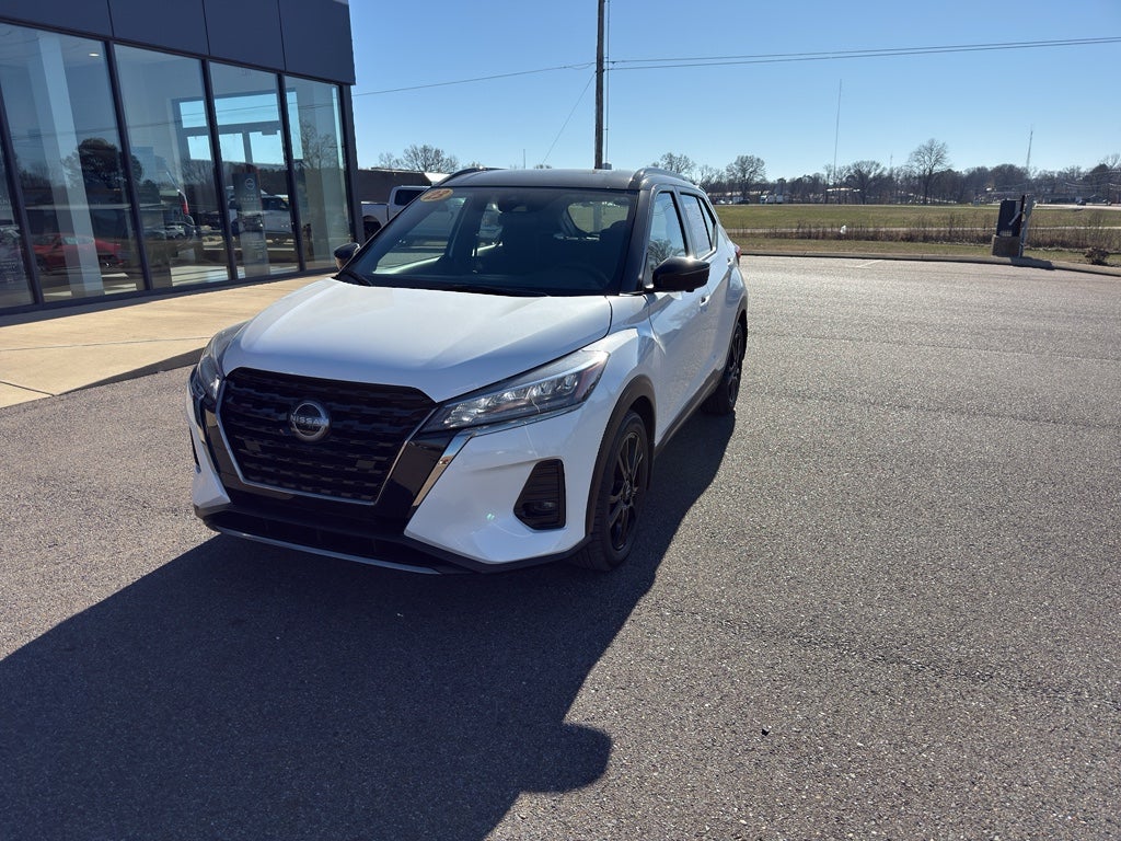 2023 Nissan Kicks SR