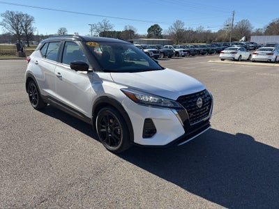 2023 Nissan Kicks SR