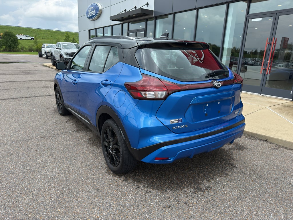2023 Nissan Kicks SR