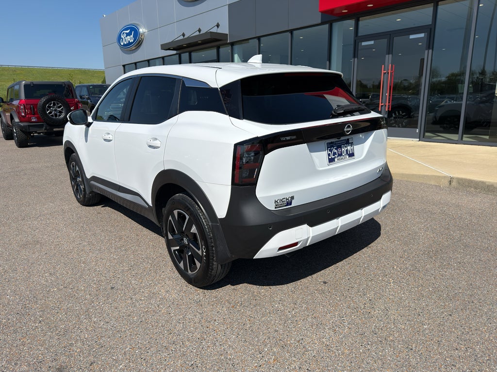 2025 Nissan Kicks SV