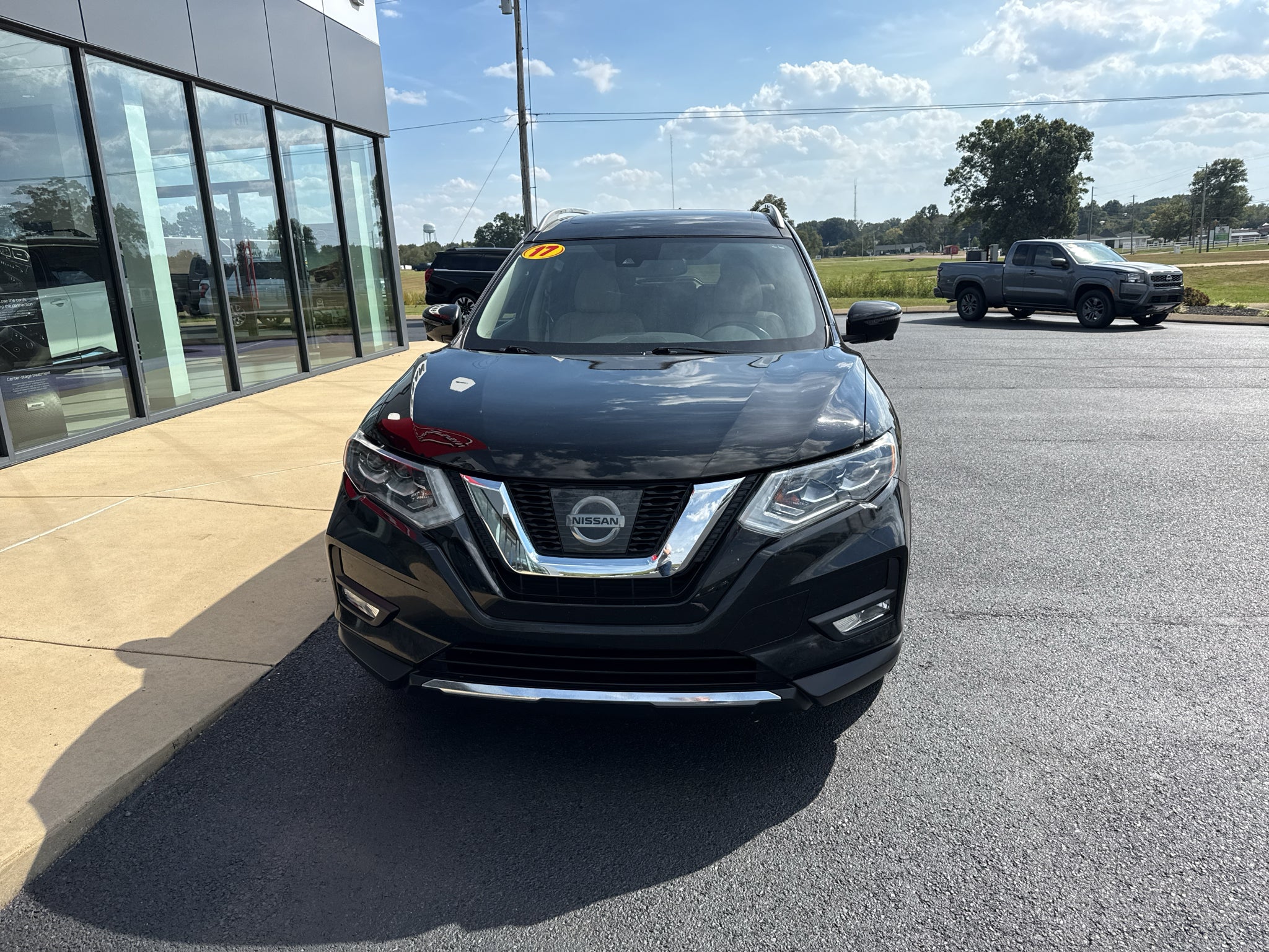 Used 2017 Nissan Rogue SL with VIN 5N1AT2MT6HC874614 for sale in Martin, TN