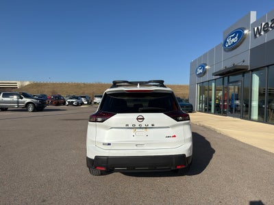 2025 Nissan Rogue Rock Creek®