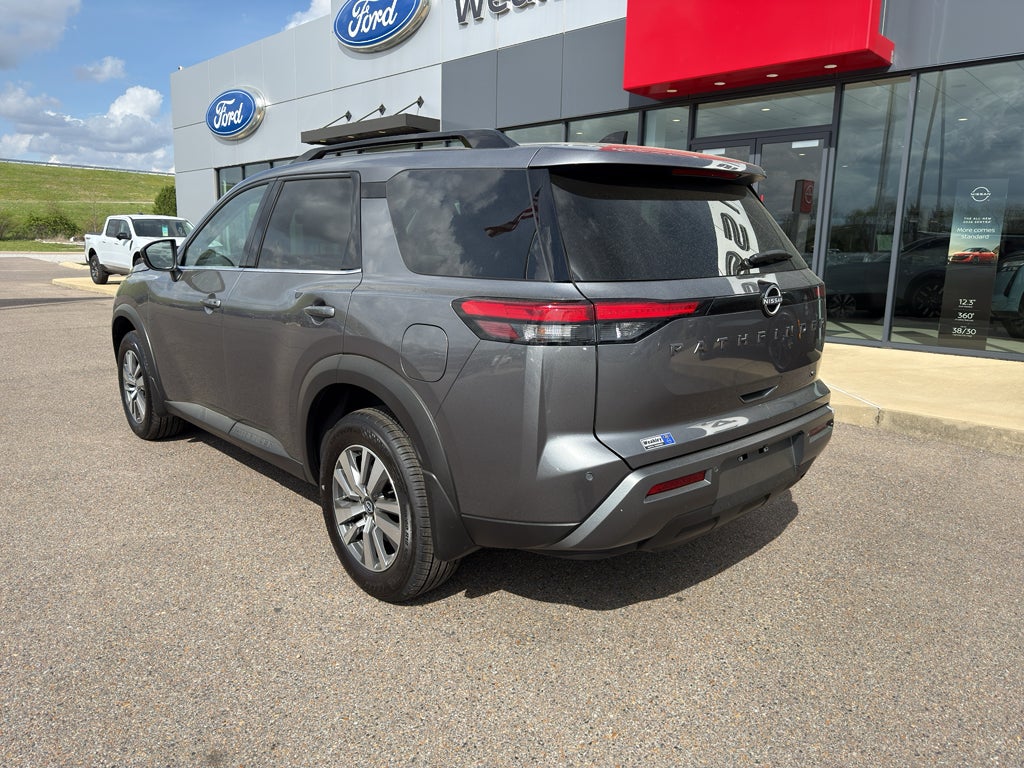 2026 Nissan Pathfinder SL