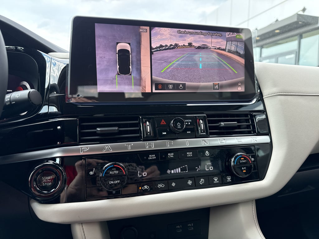 2026 Nissan Pathfinder SL