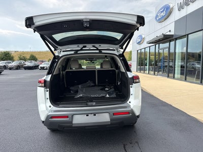 2026 Nissan Pathfinder SL