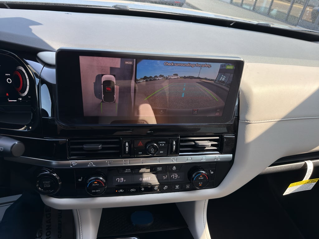 2026 Nissan Pathfinder SL