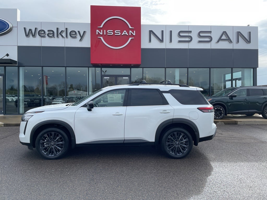 2026 Nissan Pathfinder SL