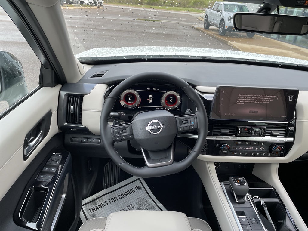 2026 Nissan Pathfinder SL