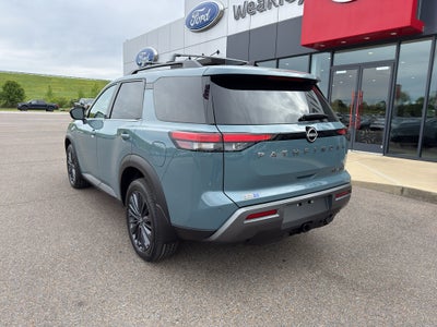 2026 Nissan Pathfinder SL