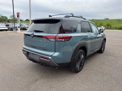 2026 Nissan Pathfinder SL