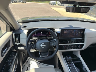 2026 Nissan Pathfinder SL