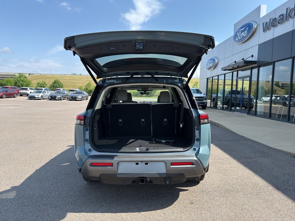 2026 Nissan Pathfinder SL