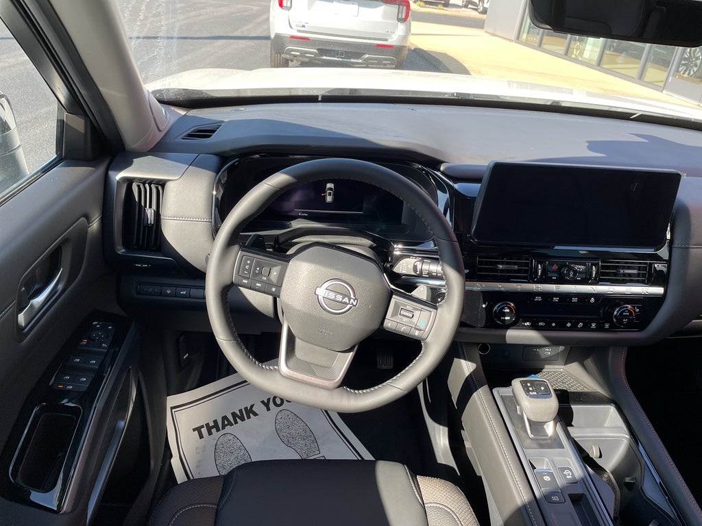 2026 Nissan Pathfinder SL