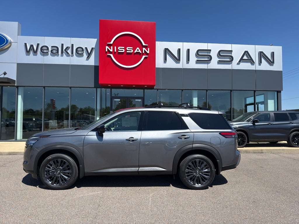 2026 Nissan Pathfinder SL 2WD's photo