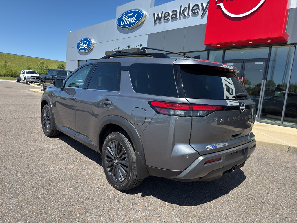 2026 Nissan Pathfinder SL