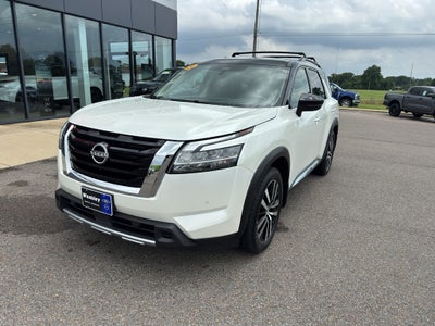 2024 Nissan Pathfinder Platinum