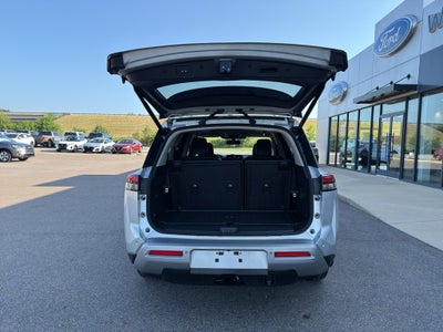 2022 Nissan Pathfinder Platinum