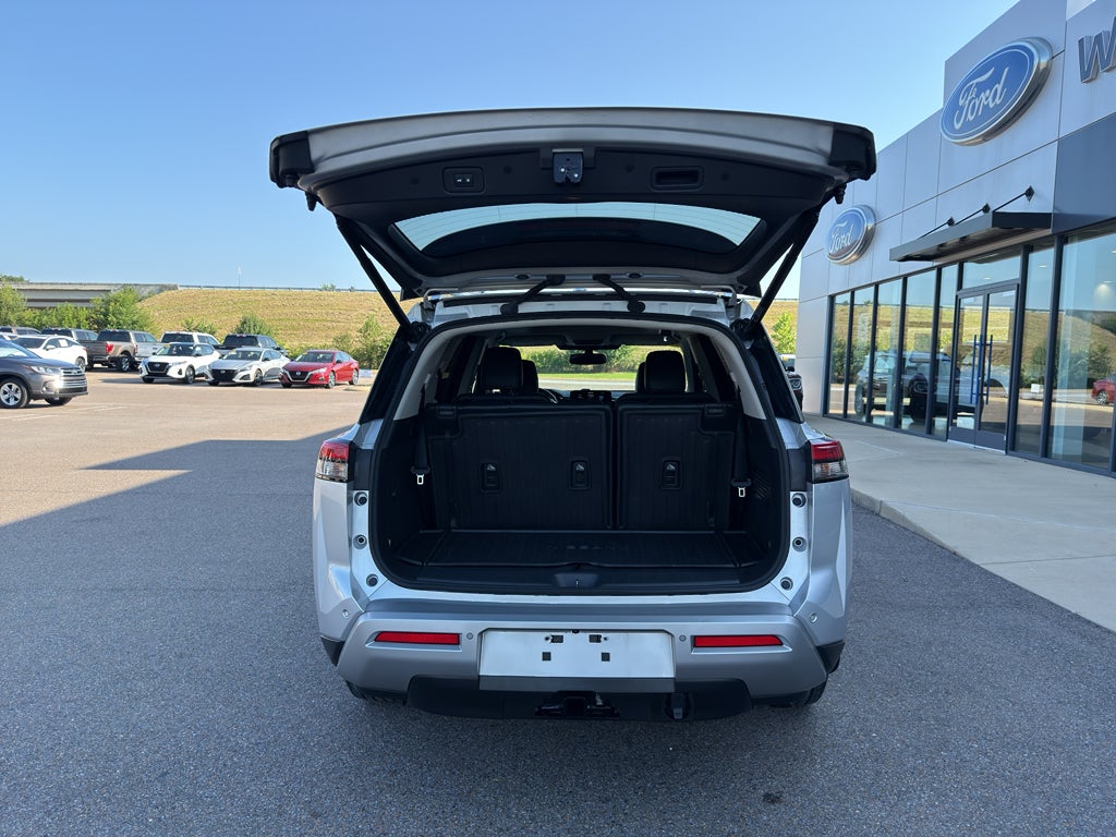 2022 Nissan Pathfinder Platinum