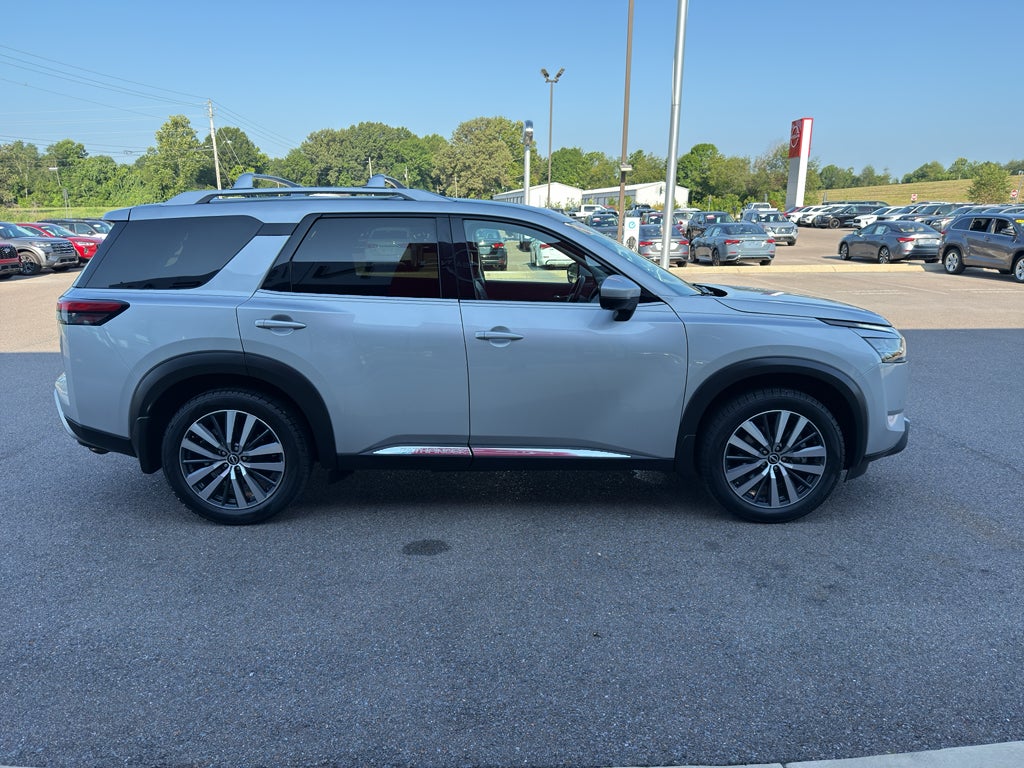 2022 Nissan Pathfinder Platinum