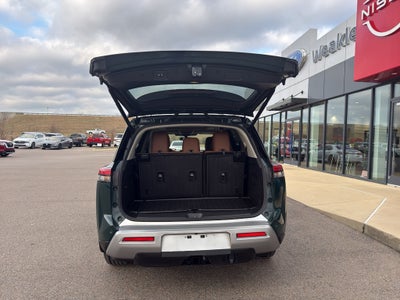 2024 Nissan Pathfinder Platinum