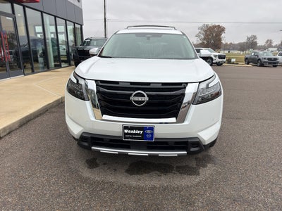 2025 Nissan Pathfinder Platinum