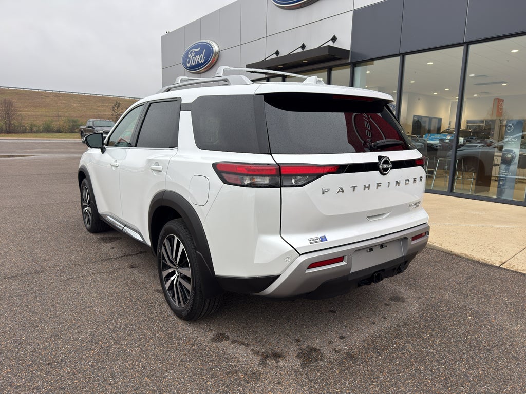 2025 Nissan Pathfinder Platinum