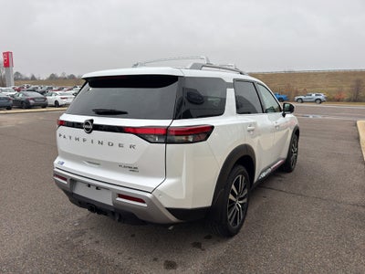2025 Nissan Pathfinder Platinum
