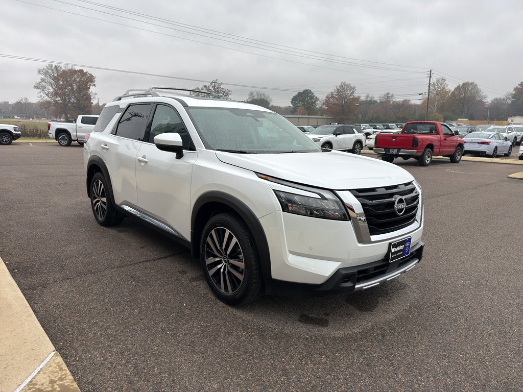 2025 Nissan Pathfinder Platinum