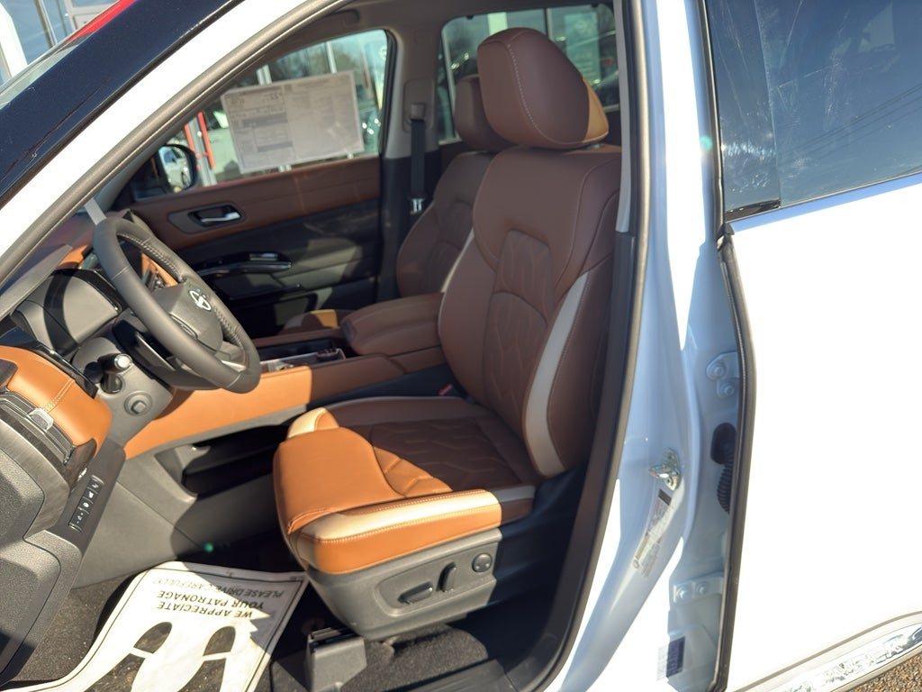 2026 Nissan Pathfinder Platinum