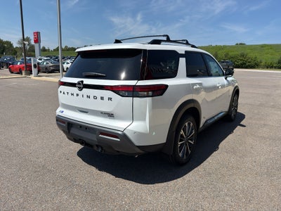 2026 Nissan Pathfinder Platinum