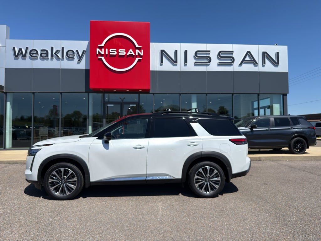 2026 Nissan Pathfinder Platinum 2WD's photo